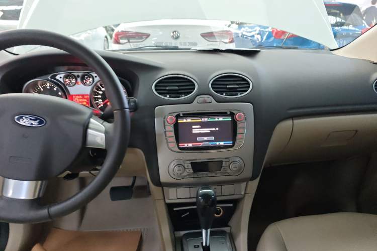 Used Ford Focus 2013 Hatchback Classic 1.8L Automatic Fashion Edition
