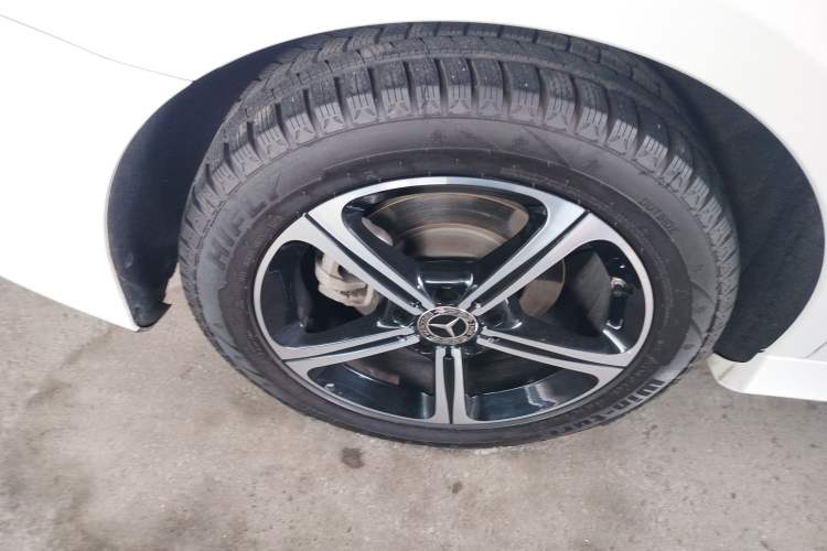 Used Mercedes-Benz A-Class 2022 Second Facelift A 200 L Sport Sedan Fashion Version
