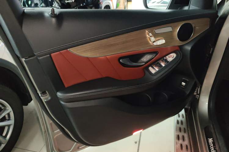 Used Mercedes-Benz GLC Coupe 2019 GLC 260 4MATIC Coupe SUV
