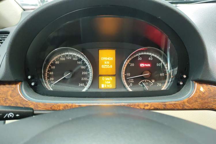 Used Mercedes-Benz Viano 2014 3.5L Premier Edition