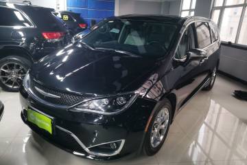 Used Chrysler Grand Voyager 2017 3.6L Premium Edition