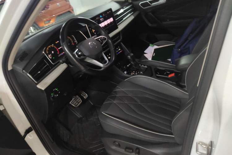 Used Volkswagen Tiguan L 2023 330TSI Automatic Two-Wheel Drive R-Line Enjoyment Edition