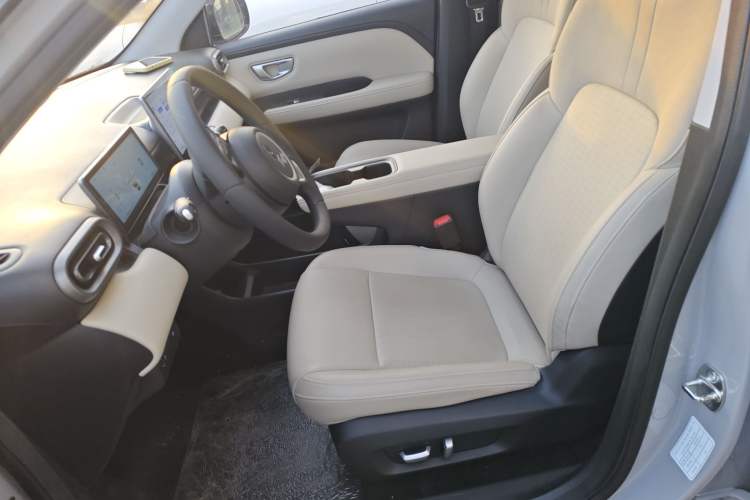 Used Wuling Bingo PLUS 2024 330 km Range Five-Seater Version
