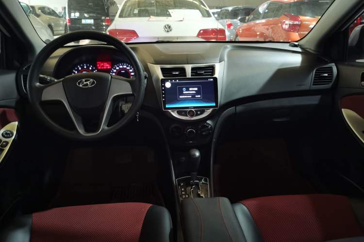 Used Hyundai Verna Ray 2014 1.4L Automatic GLX
