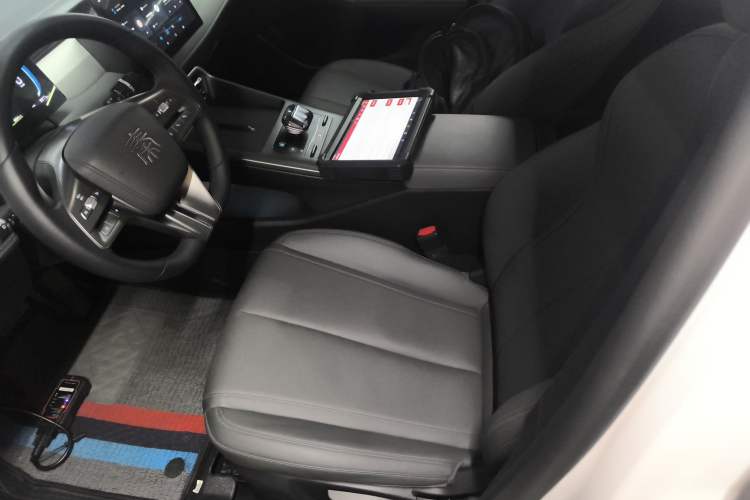 Used BYD Qin PLUS 2025 DM-i Smart Drive 55KM Leading Model
