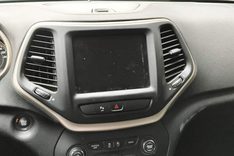 Used  Cherokee 2017 2.0L Superior Edition
