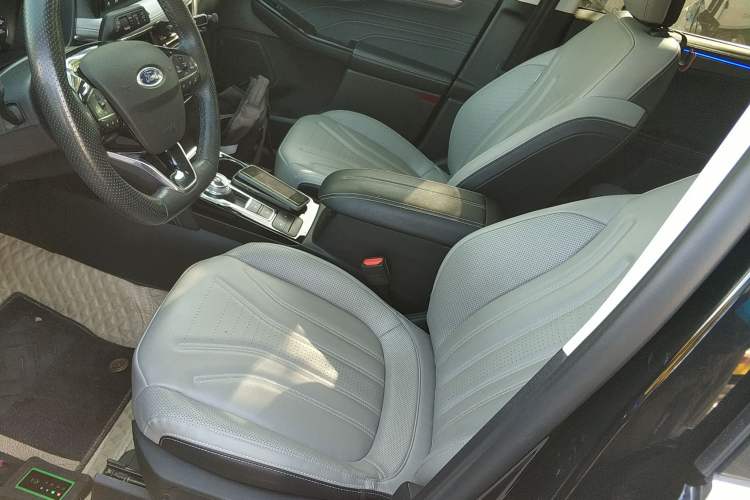 Used Ford Escape 2020 EcoBoost 245 Two-Wheel-Drive Titanium Edition