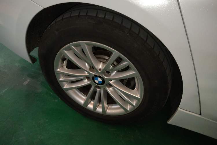 Used BMW 3 Series 2015 320Li Luxury Edition Fashion Model
