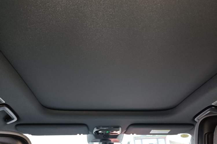 Used Lynk & Co 08 EM-P 2025 220 km All-Wheel-Drive Performance Halo
