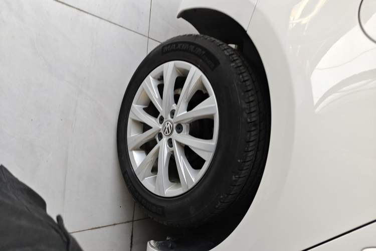 Used Volkswagen Lavida 2015 1.6L Automatic Comfort Edition
