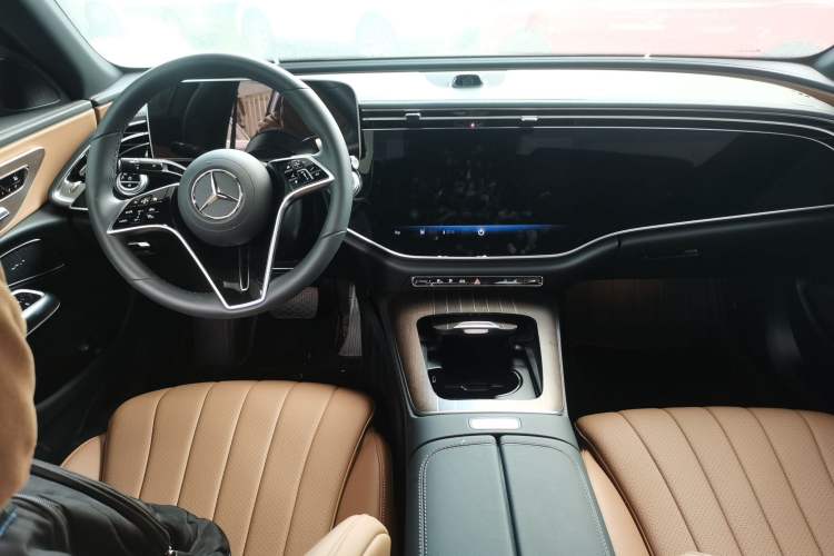 Used Mercedes-Benz E-Class New Energy 2024 E 350 e L Plug-in Hybrid Sedan
