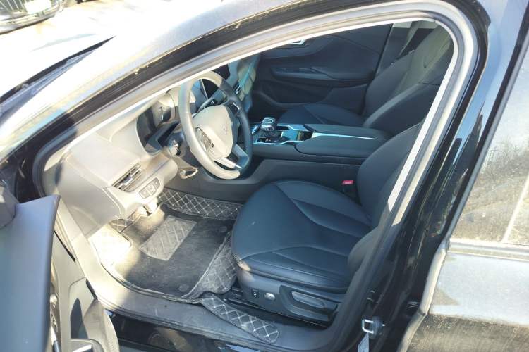 Used Hongqi E-QM5 2023 Revised Version Basic Travel Edition
