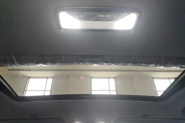 Used Changan UNI-V iDD 2024 Blue Whale Smart Electric iDD 136km Smart & Fun Model
