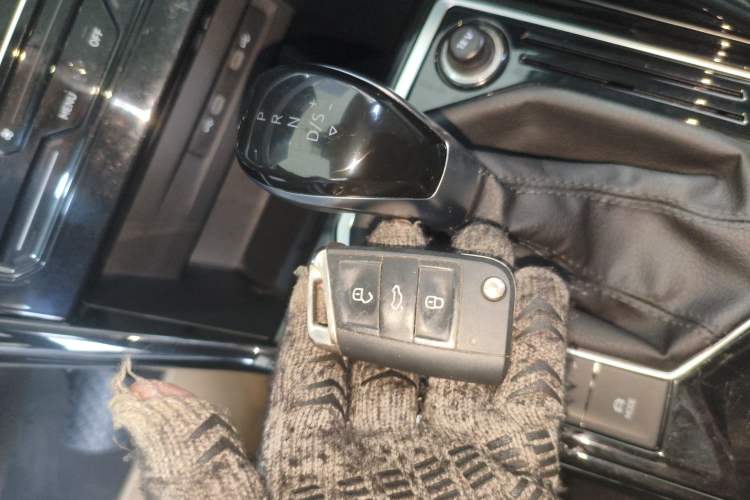 Used Volkswagen Tayron 2023 300TSI Two-Wheel-Drive Luxury Plus Advanced Edition
