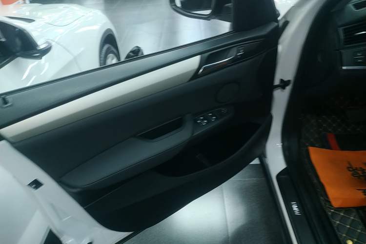 Used BMW X3 2014 xDrive20i Leading Model
