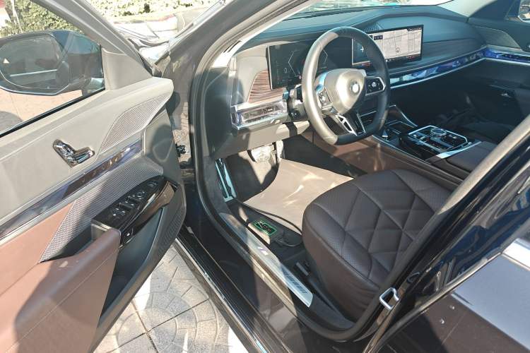 Used BMW 7 Series 2023 735Li M Sport Package
