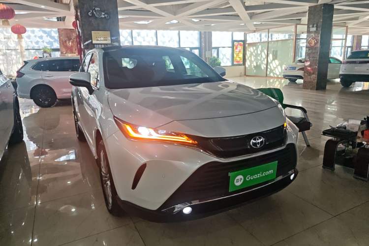 Used Toyota Harrier 2023 2.0L CVT Two-Wheel Drive Deluxe Edition