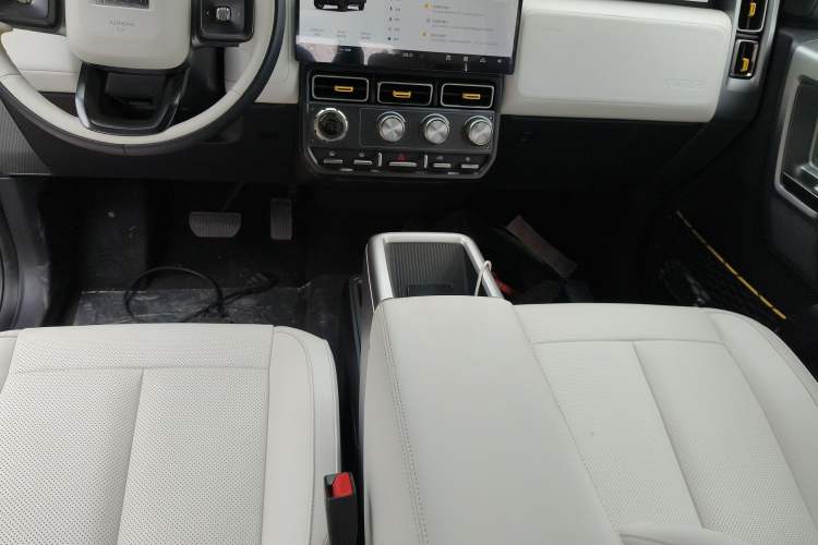 Used  V23 2025 401 Two-Wheel Drive Intelligent Driving Version