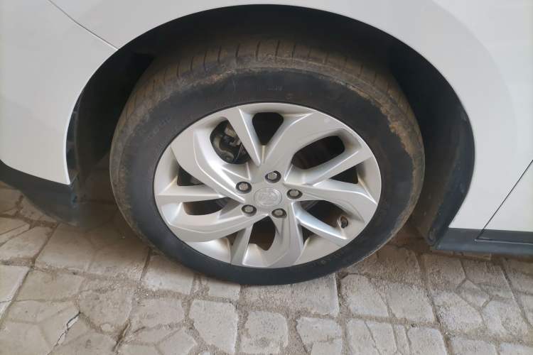 Used Buick Velite 6 2023 430km Range Commuter Version
