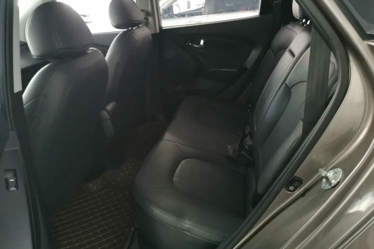 Used Hyundai ix35 2015 2.0L Automatic 2WD Smart Type China IV
