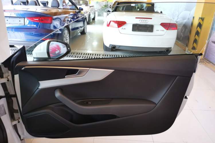 Used Audi A5 2017 Cabriolet 40 TFSI Fashion Model
