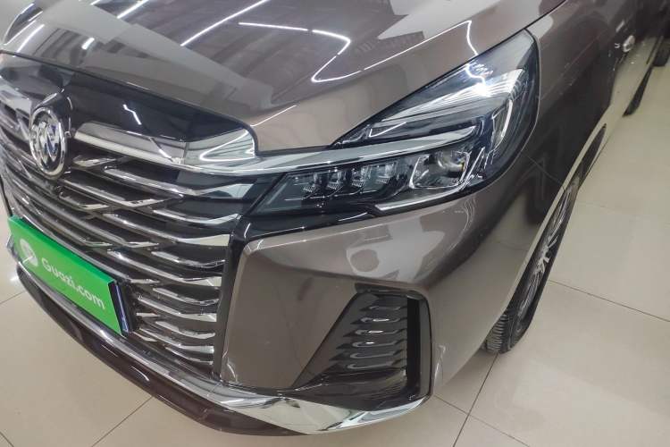 Used Buick GL8 2023 Facelifted Land Cruiser Executive Luxury Version