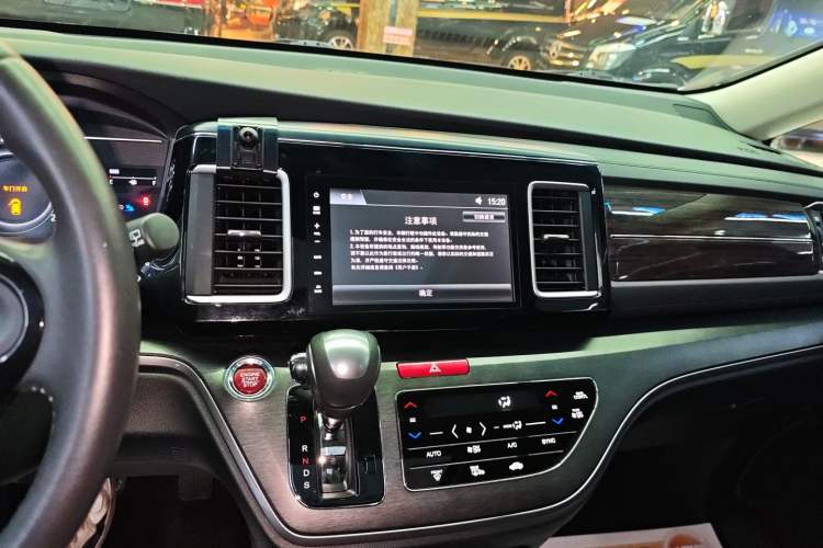 Used Honda Elysion 2016 2.4L Luxury Edition
