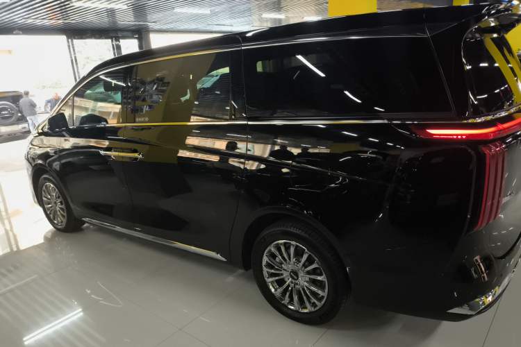 Used Wey Gaoshan 2025 Four-Wheel Drive Alpine 8
