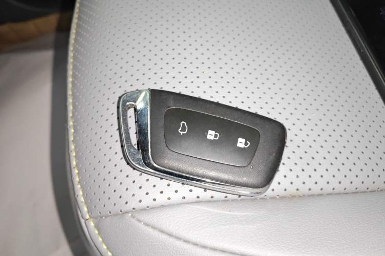 Used Baojun KiWi EV 2021 Artist Model Lithium Iron Phosphate
