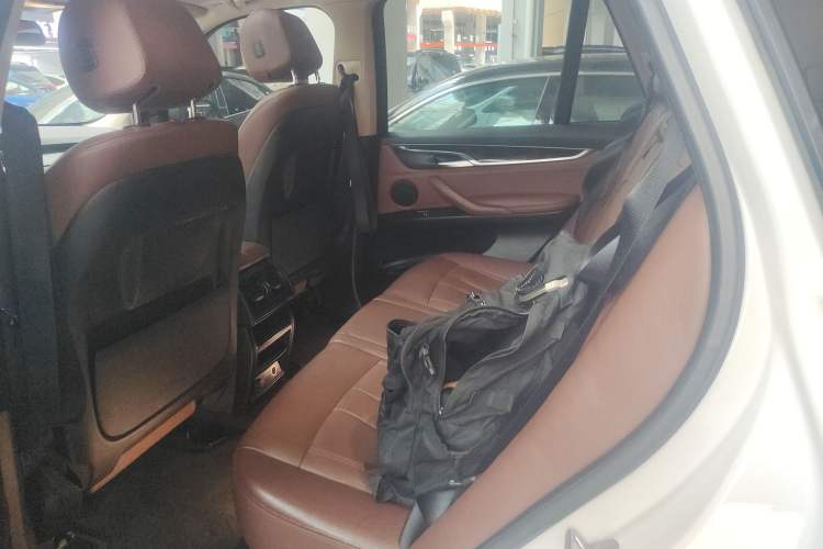 Used BMW X5 2015 xDrive28i
