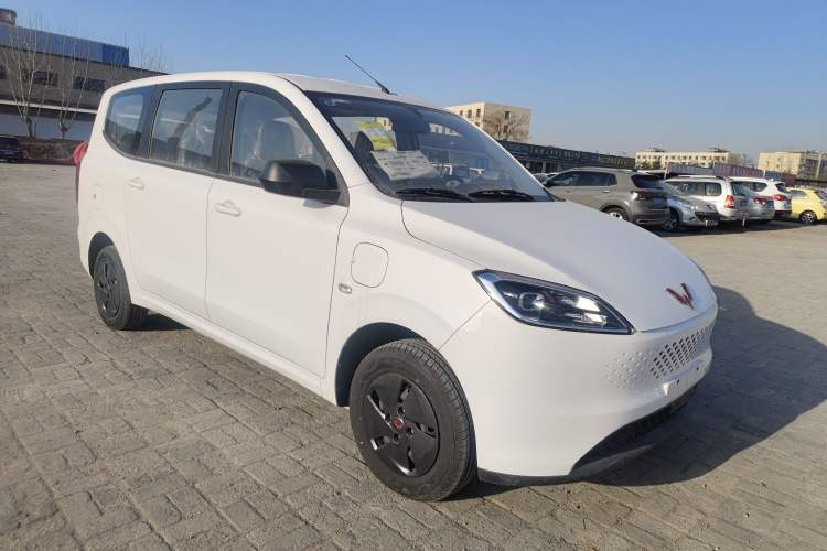 Used Wuling Hongguang New Energy 2025 Extended-Range Hybrid 50 km Standard Version
