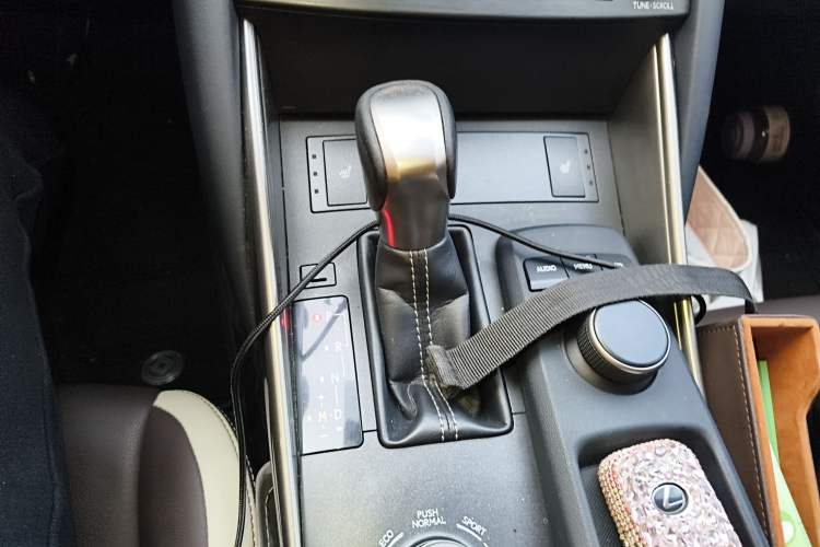 Used Lexus IS 2017 300 FENGSHANG Edition
