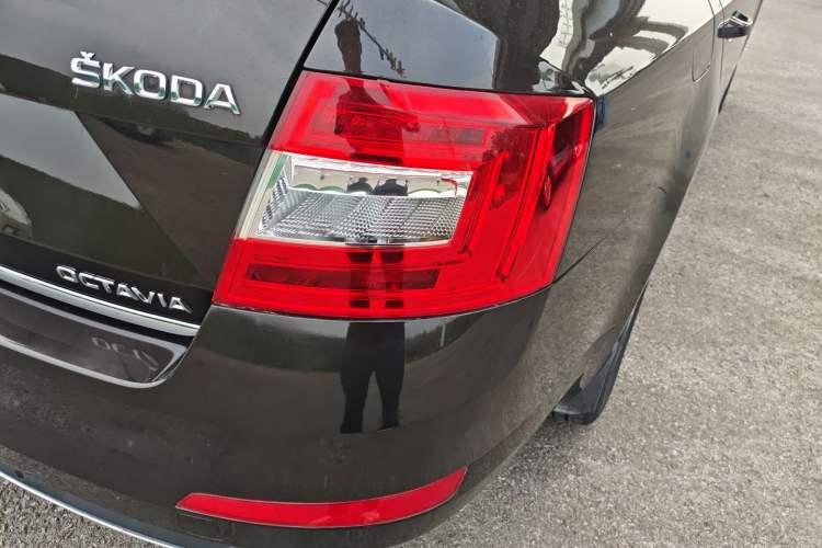 Used Skoda Octavia 2015 1.6L Manual Yijun Edition
