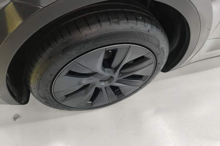 Used Tesla Model Y 2024 Rear-Wheel-Drive Version
