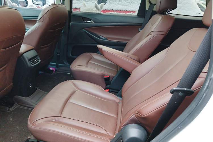 Used Buick GL6 2019 18T 6-Seater Connected Luxury Version China VI Standard
