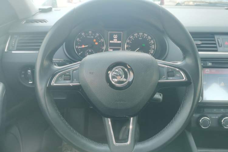 Used Skoda Octavia 2017 1.6L Automatic Smart Drive Edition