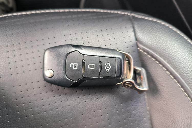 Used Ford Escort 2015 1.5L Automatic Fashion Model
