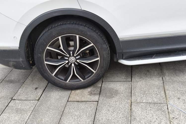 Used Volkswagen Tiguan L 2019 330TSI Automatic Two-Wheel Drive Smart Luxury Version China V Emission Standard