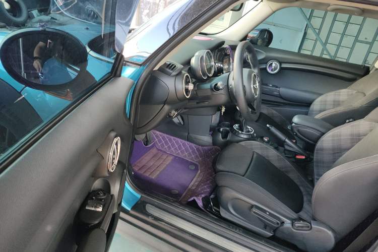 Used  MINI 2016 1.5T COOPER
