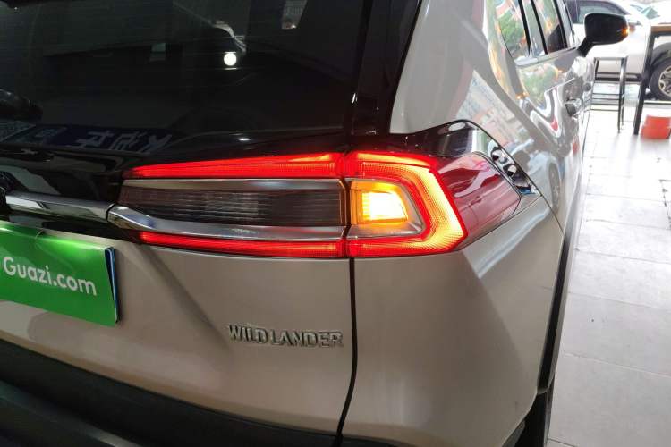 Used Toyota Wildlander 2022 2.0L CVT Two-Wheel Drive Luxury PLUS Edition
