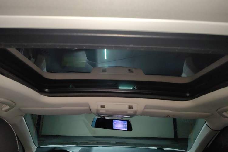 Used Volkswagen T-ROC 2019 280TSI DSG Two-Wheel Drive Comfort Version China VI Standard
