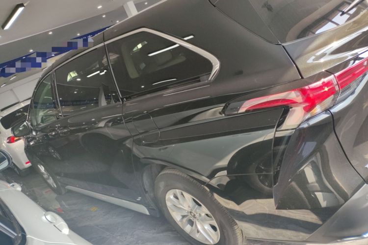 Used Toyota Granvia 2024 2.5L Hybrid Comfort Edition
