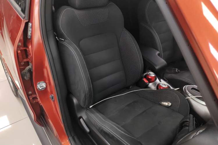 Used Infiniti ESQ 2014 1.6L Spontaneous Edition
