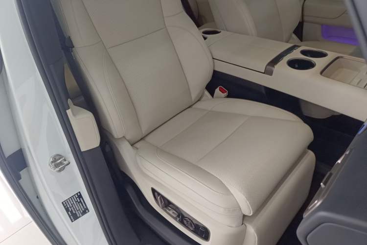 Used Li Auto MEGA 2025 Home Family Special Edition
