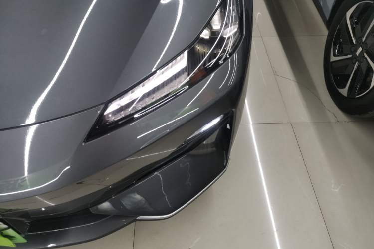 Used  SL03 2023 200Max Range-Extended Version
