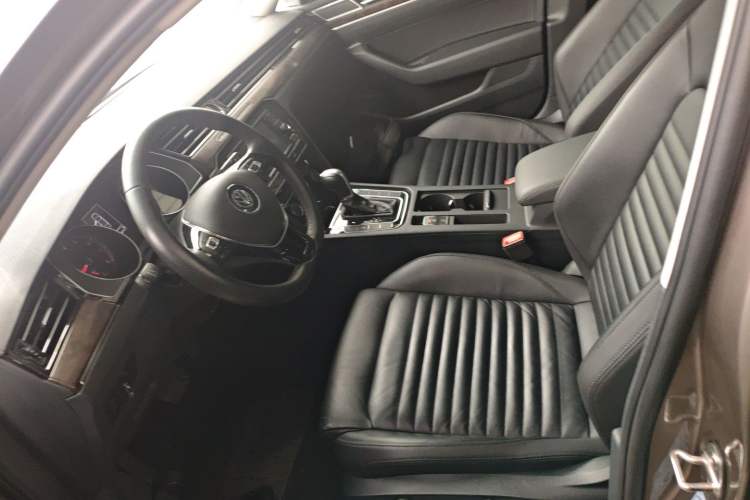 Used Volkswagen Magotan 2019 330TSI DSG Leading Model China VI Standard