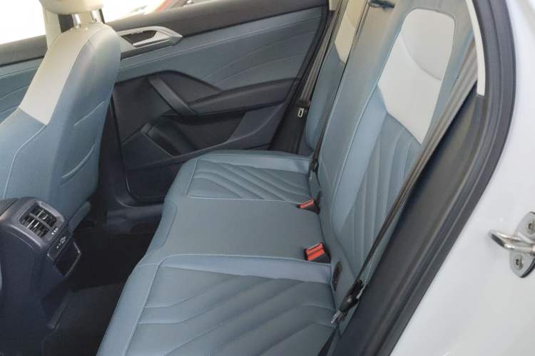 Used Volkswagen Tharu 2023 300TSI Two-Wheel-Drive Moon Luxury Edition
