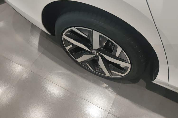 Used Volkswagen Lamando 2025 Lavida L 280TSI DSG Cool & Spicy Edition
