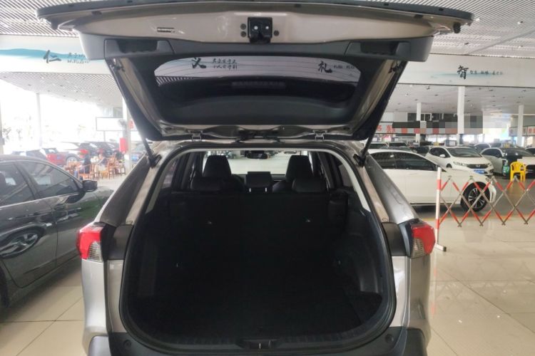 Used Toyota RAV4 2021 2.0L CVT Two-Wheel Drive Fashion Edition