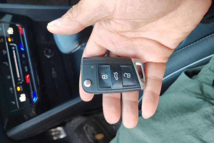 Used Volkswagen Tiguan L 2022 330TSI Automatic Two-Wheel Drive R-Line Enhanced Edition
